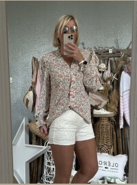 Chemise fleurie