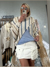 Pull cape beige bleu