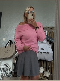 Pull col bardot rose