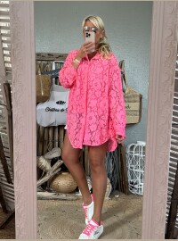 Chemise dentelle rose fluo oversize
