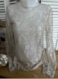 Top dentelle écru