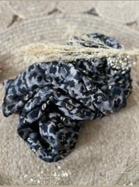 Écharpe léopard grise