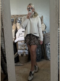 Pull cape col roulé beige