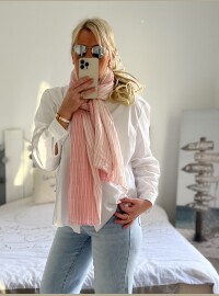 Écharpe rayée rose