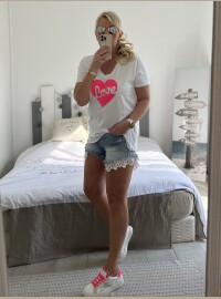 T-shirt love blanc fluo