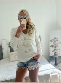 Pull fin la tête dans les étoiles