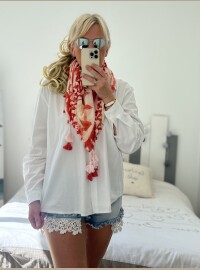 Écharpe carrée écru rouge