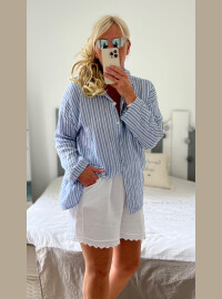 Chemise gaze bleu rayée