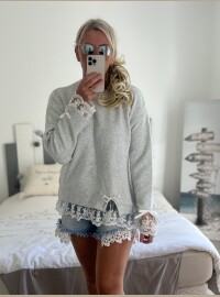 Pull dentelle gris