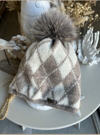 Bonnet beige pompon